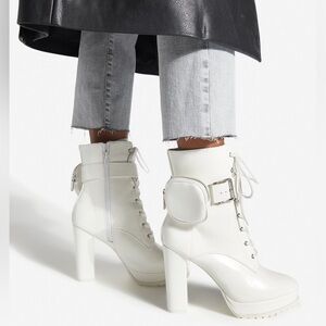 NEW Shoe Dazzle Block Heel White Lace Up Lug Sole Ankle Bootie with Pouch